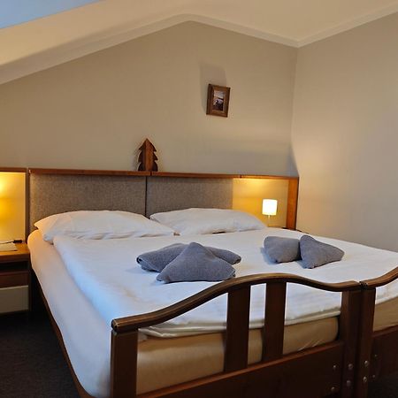 Hotel Stary Mlyn Есеник Экстерьер фото