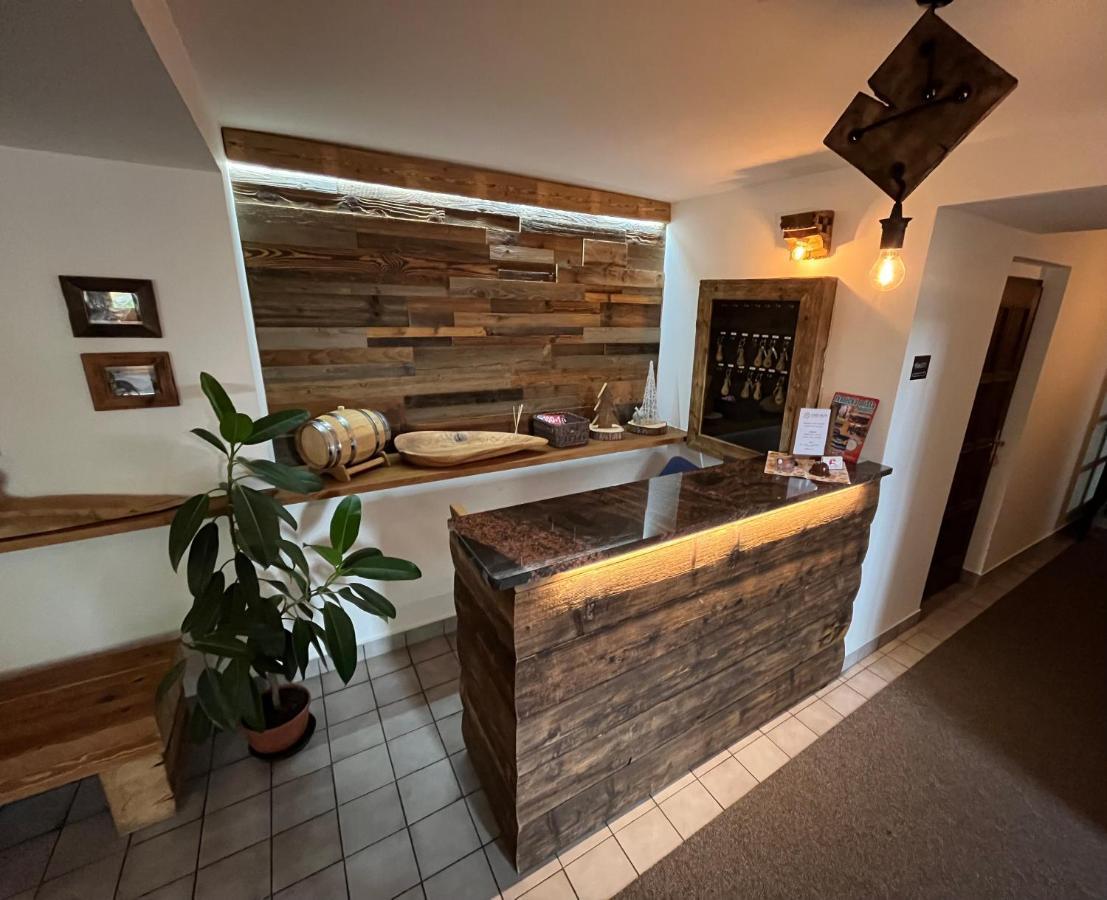 Hotel Stary Mlyn Есеник Экстерьер фото