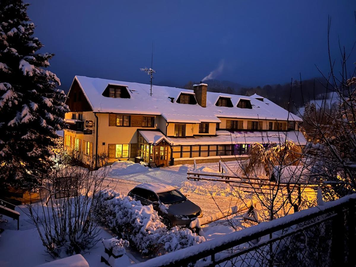 Hotel Stary Mlyn Есеник Экстерьер фото