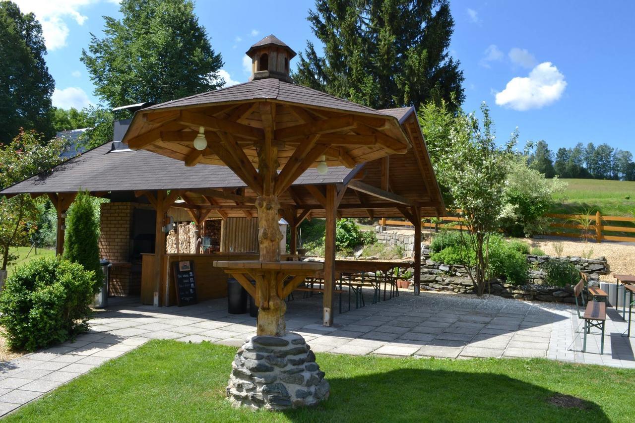 Hotel Stary Mlyn Есеник Экстерьер фото