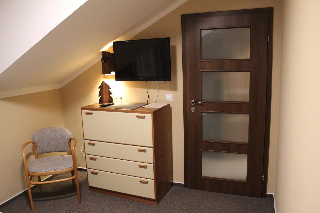 Hotel Stary Mlyn Есеник Экстерьер фото